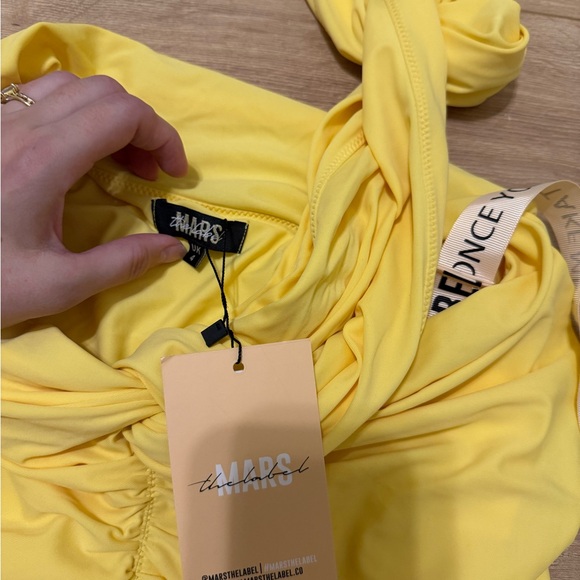 Mars The Label Yellow Crop Top - Picture 2 of 3